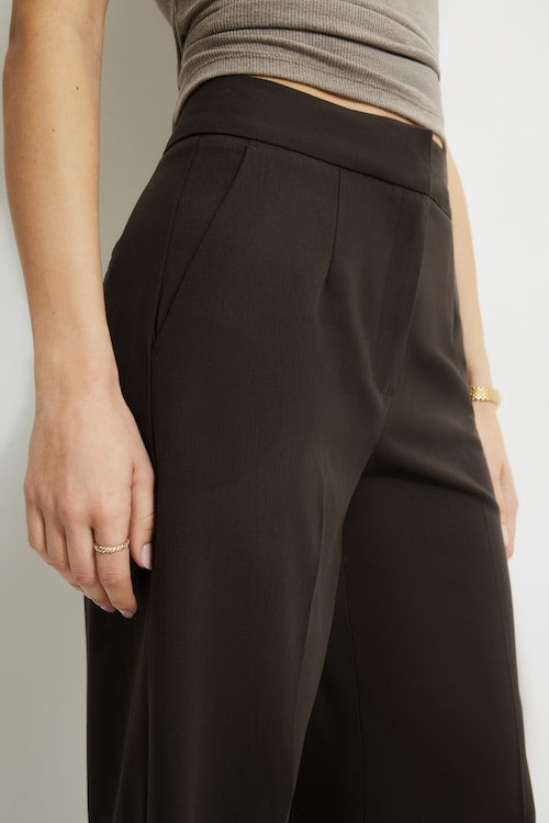 Yasmin Airflow Straight Leg Pants
