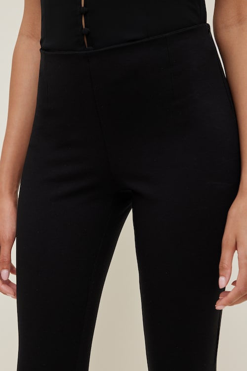 Liv Capri Pants