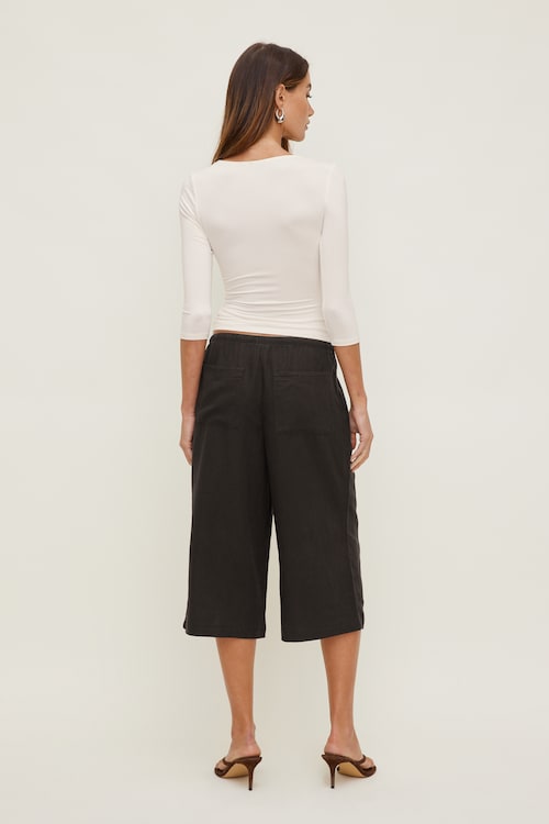 Leo Linen Capri Pants